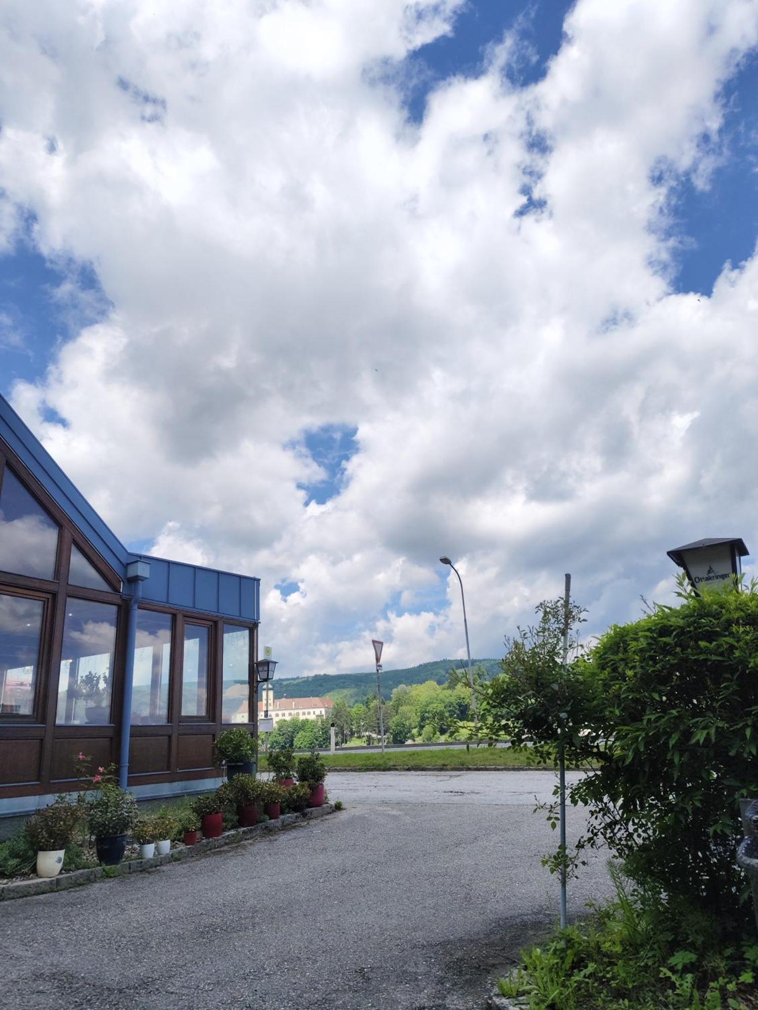 Asia Wok Gasthof Ybbs an der Donau Bagian luar foto